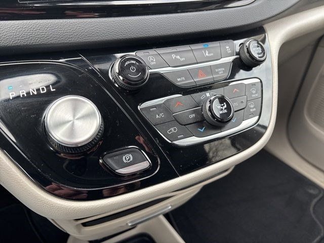 Chrysler Pacifica  2023