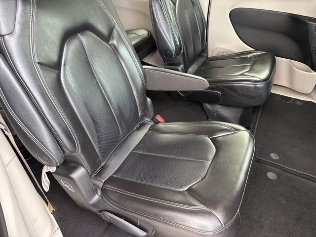 Chrysler Pacifica Touring L 2023