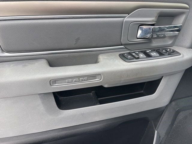 RAM 1500 SLT Crew Cab 4WD 2017