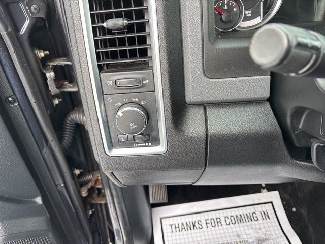 RAM 1500 SLT Crew Cab 4WD 2017