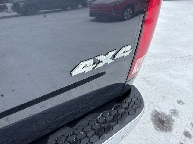 RAM 1500 SLT Crew Cab 4WD 2017