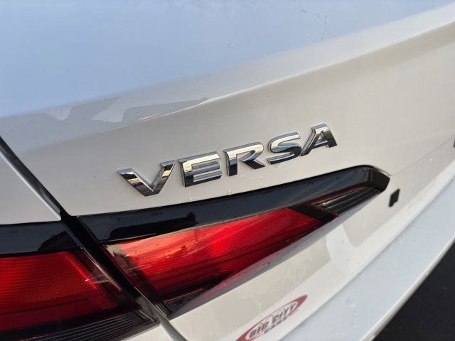Nissan Versa  2025
