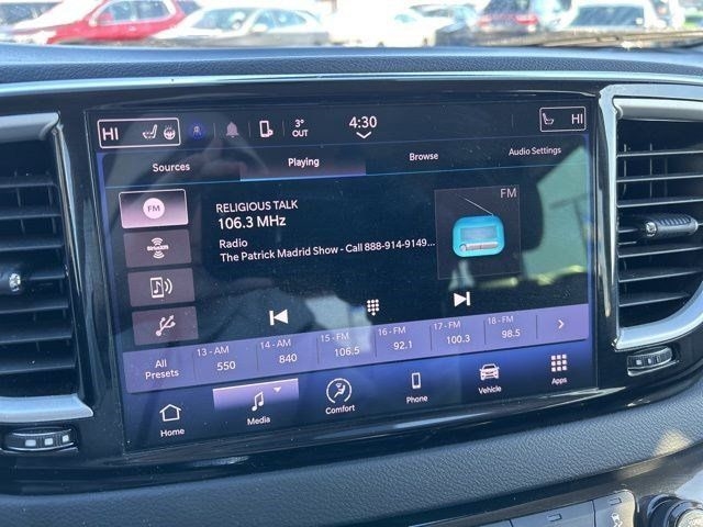 Chrysler Pacifica Touring L 2023