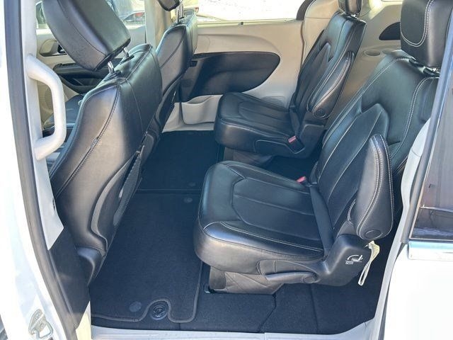 Chrysler Pacifica Touring L 2023