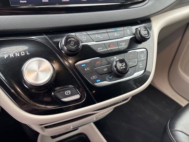 Chrysler Pacifica Touring L 2023