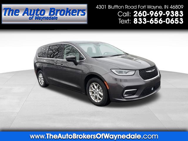 Chrysler Pacifica Touring L 2023