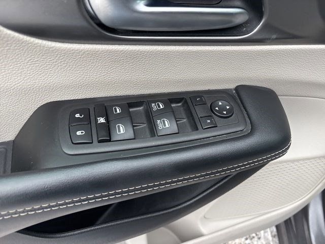 Chrysler Pacifica Touring L 2023