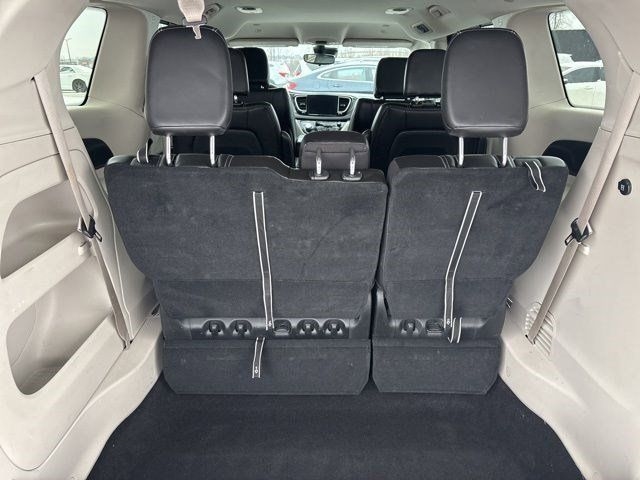 Chrysler Pacifica Touring L 2023