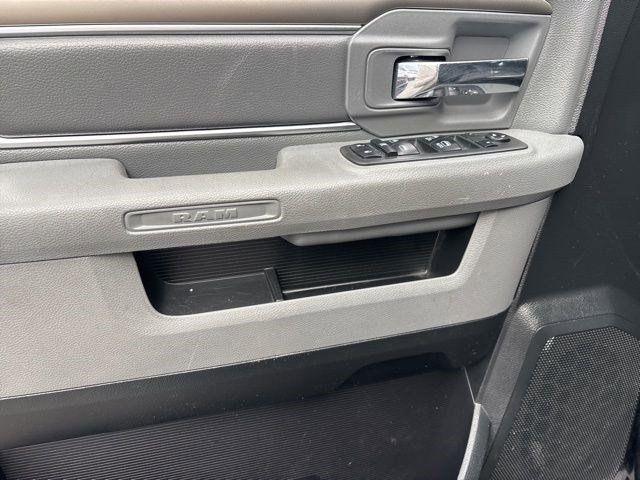 RAM 1500 Big Horn Crew Cab 4WD 2018