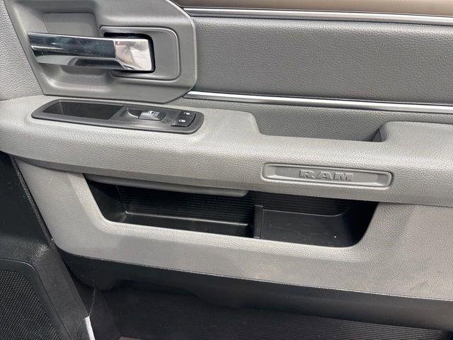 RAM 1500 Big Horn Crew Cab 4WD 2018