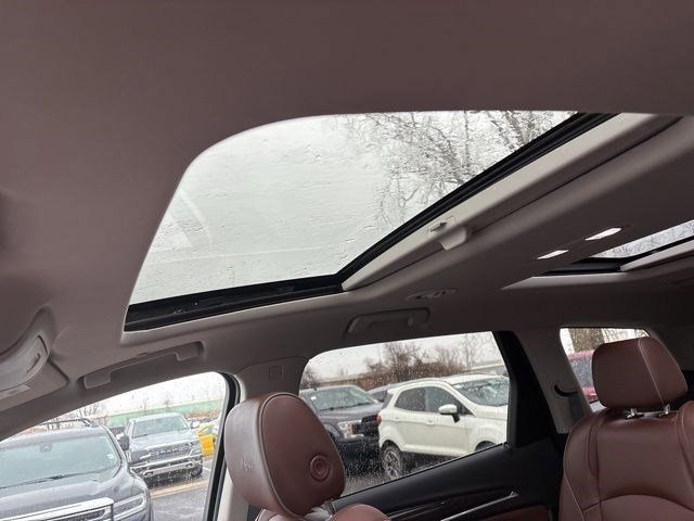 Buick Enclave Avenir AWD 2021