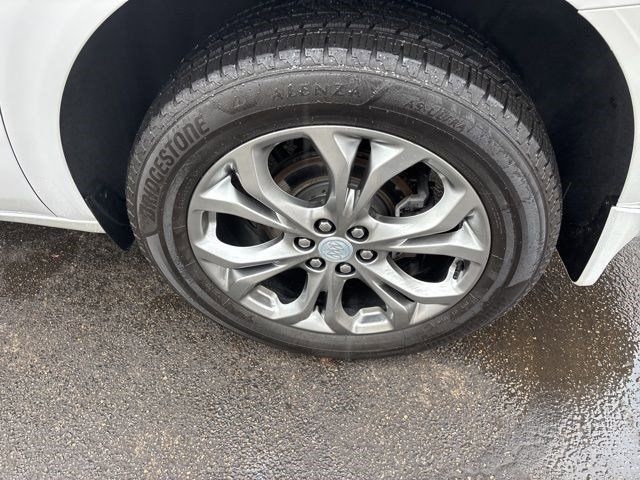 Buick Enclave Avenir AWD 2021