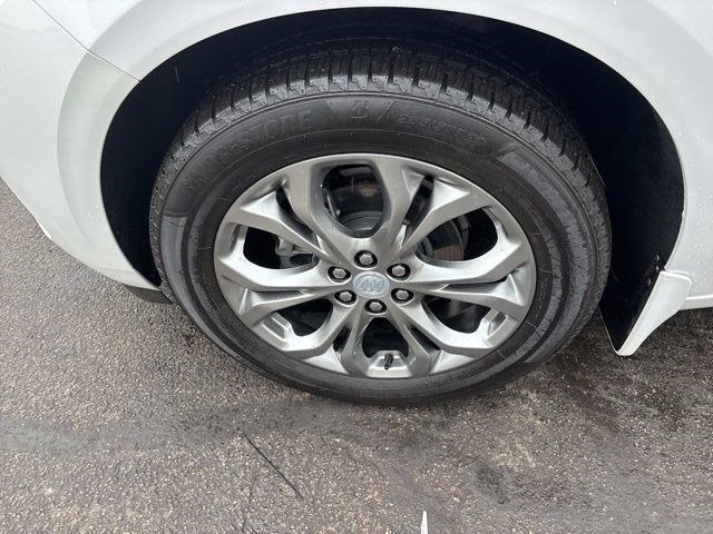 Buick Enclave Avenir AWD 2021