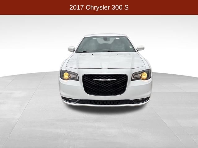 Chrysler 300  2017