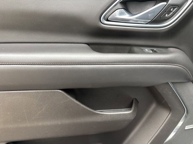 Chevrolet Suburban  2021