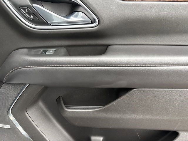 Chevrolet Suburban  2021