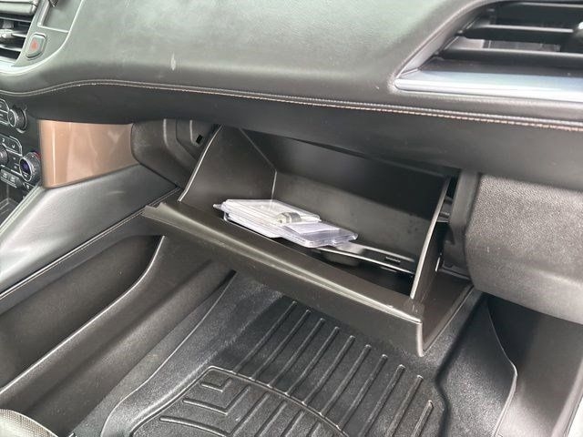 Chevrolet Suburban  2021