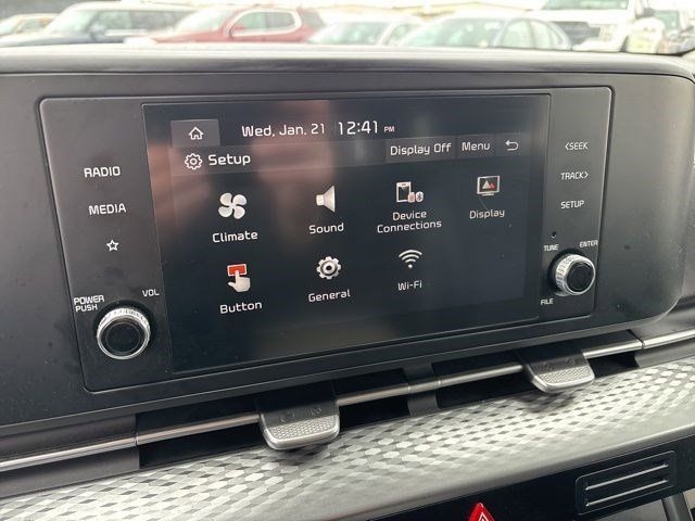 Kia Carnival LX 2024