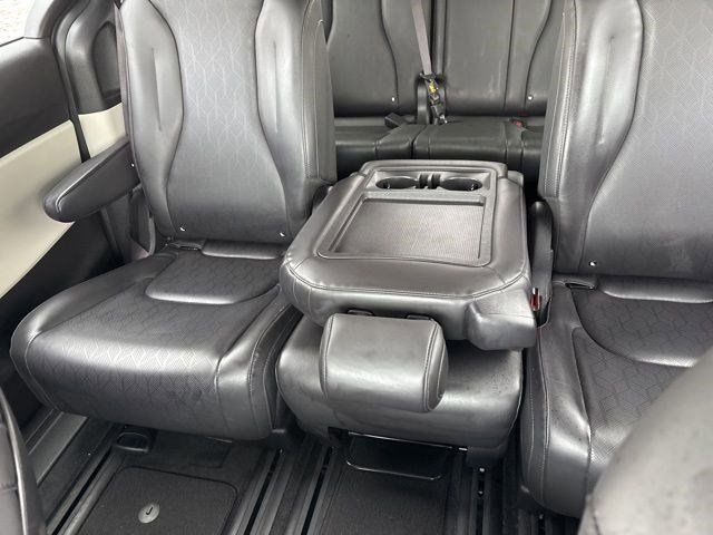 Kia Carnival LX 2024