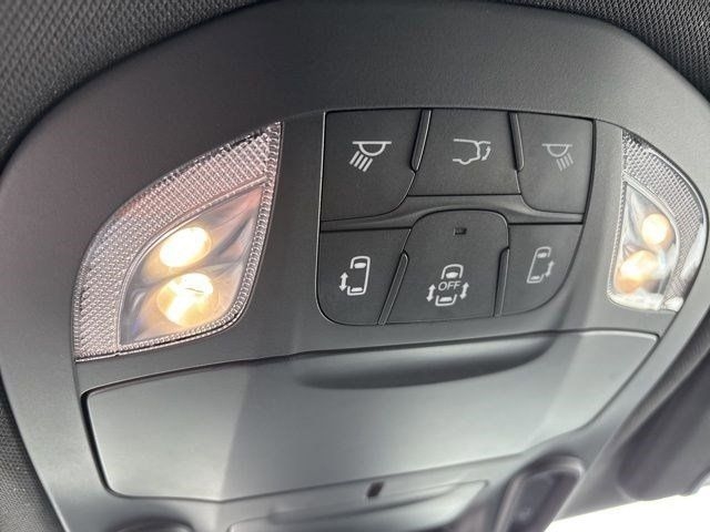 Chrysler Pacifica Limited 2025