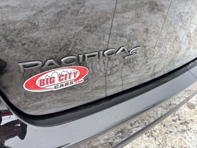 Chrysler Pacifica Limited 2025