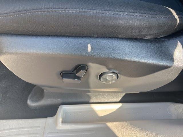 Chrysler Voyager LX 2023