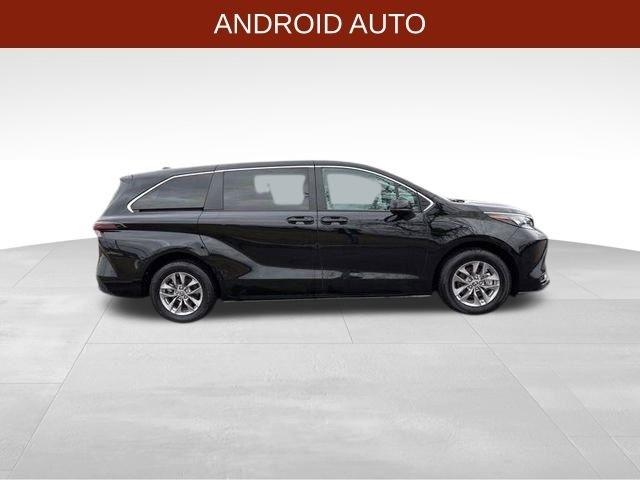 Toyota Sienna LE 8 Passenger 2025