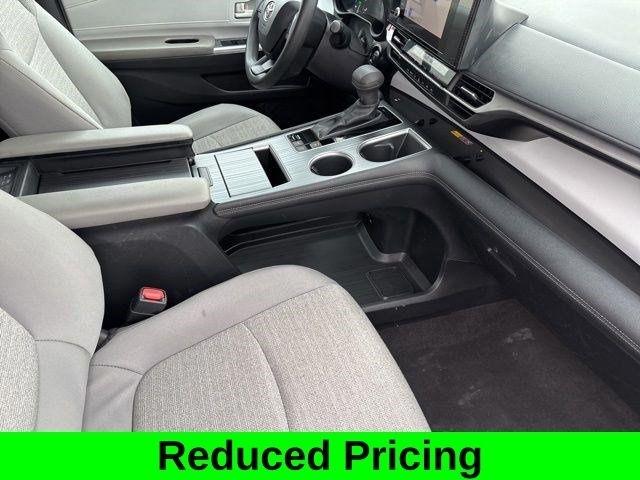Toyota Sienna LE 8 Passenger 2025