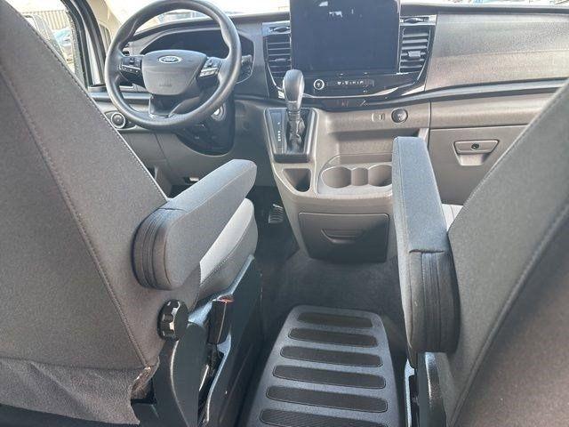 Ford Transit Passenger Wagon  2023