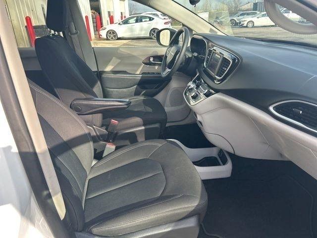 Chrysler Voyager  2023