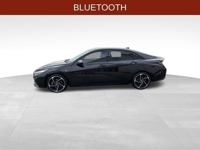 Hyundai Elantra  2022