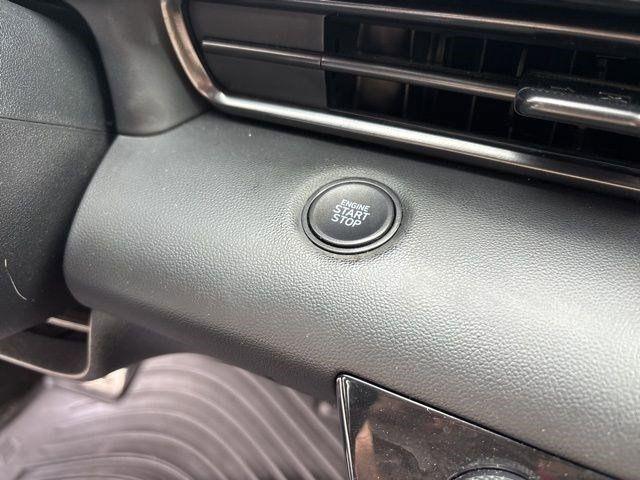 Hyundai Elantra  2022