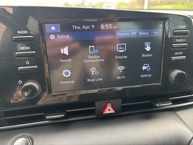 Hyundai Elantra  2022