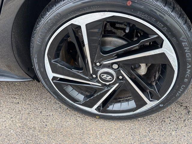 Hyundai Elantra  2022