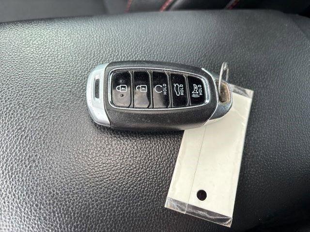 Hyundai Elantra  2022