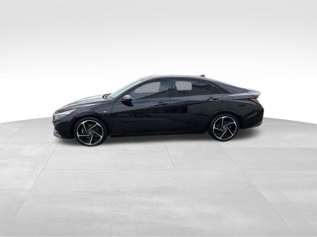Hyundai Elantra  2022