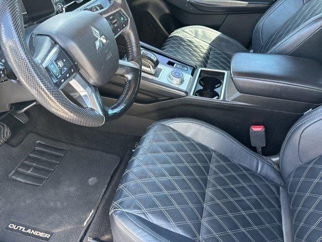 Mitsubishi Outlander  2023