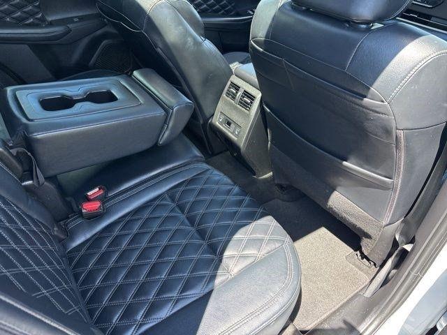 Mitsubishi Outlander  2023