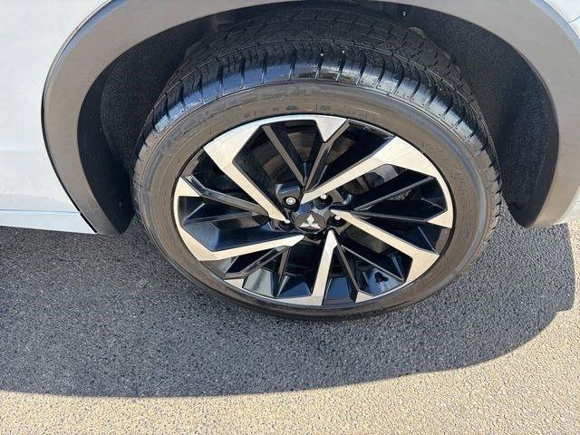 Mitsubishi Outlander  2023