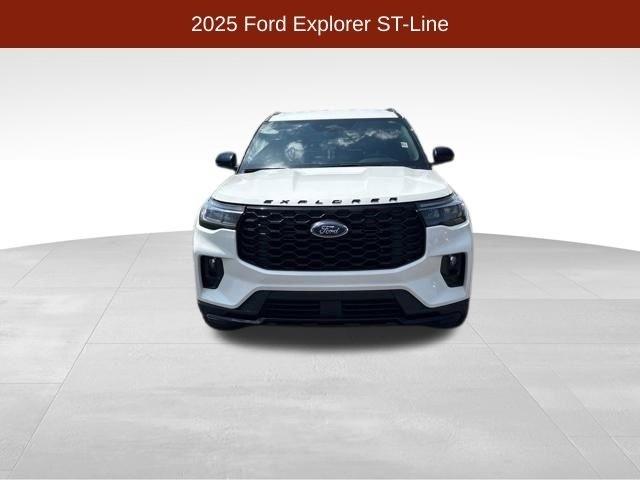 Ford Explorer  2025