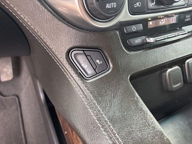 Chevrolet Suburban  2020