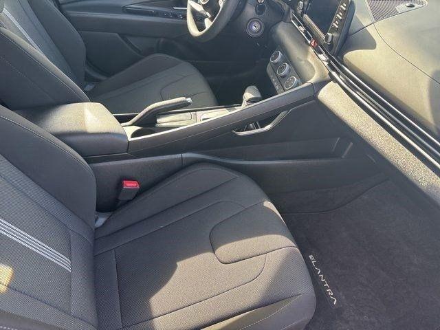 Hyundai Elantra  2025