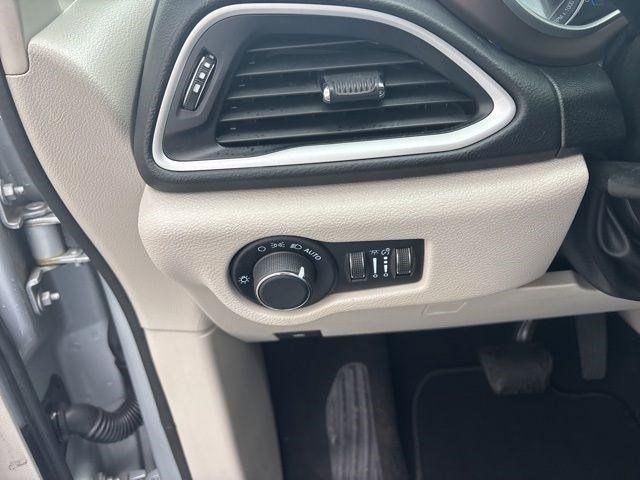 Chrysler Voyager  2023
