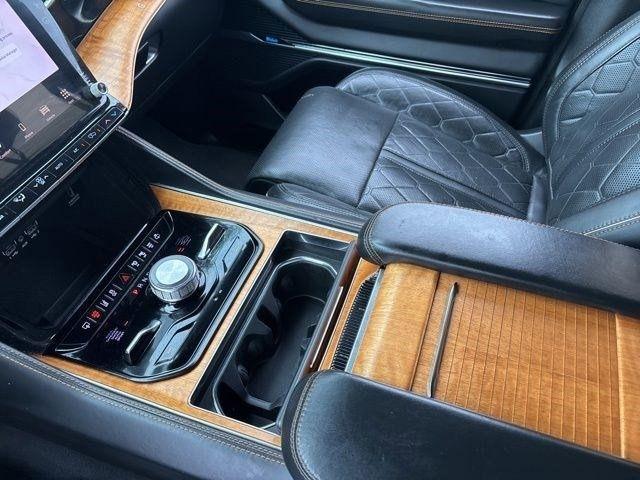 Jeep Grand Wagoneer  2022