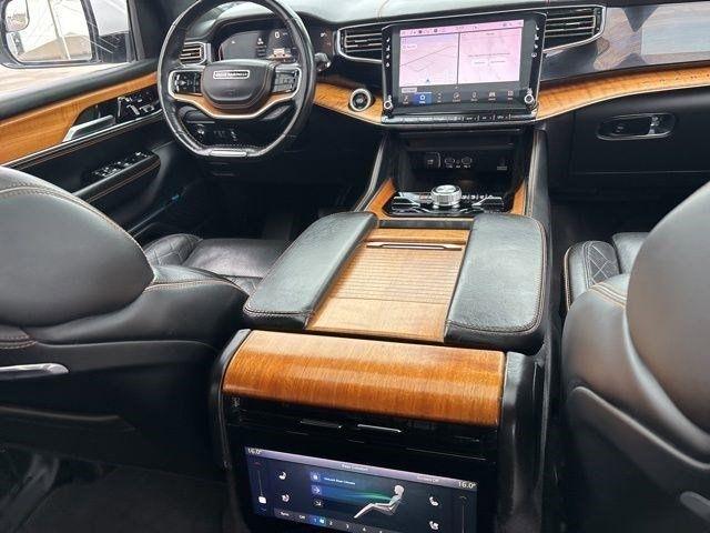 Jeep Grand Wagoneer  2022