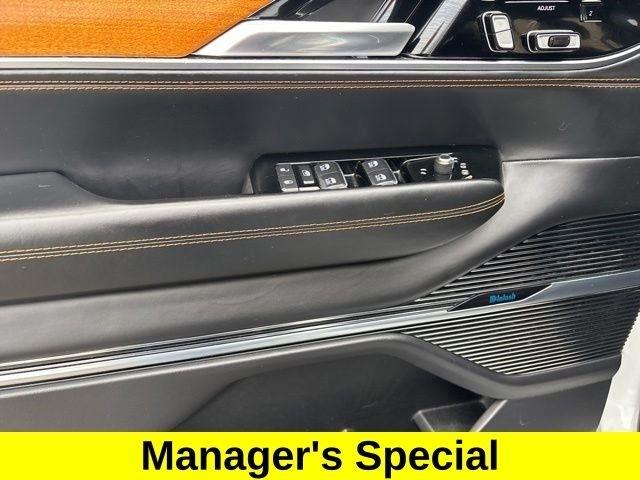 Jeep Grand Wagoneer Series III 4WD 2022