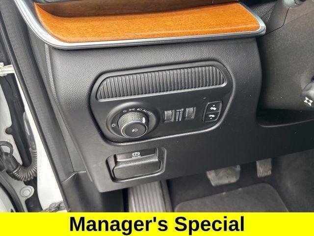 Jeep Grand Wagoneer Series III 4WD 2022