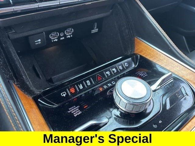 Jeep Grand Wagoneer Series III 4WD 2022