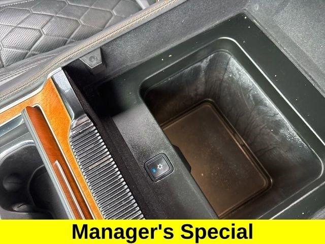 Jeep Grand Wagoneer Series III 4WD 2022