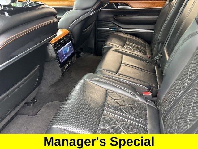 Jeep Grand Wagoneer Series III 4WD 2022